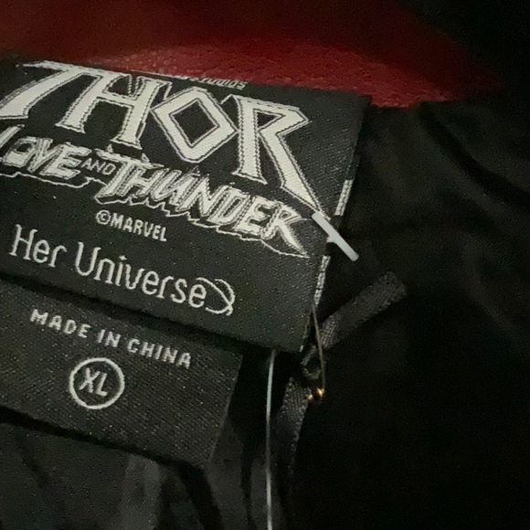 Thor: Love & Thunder Cosplay Vest - Picture 3 of 4